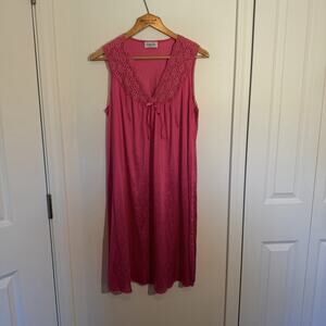 Vintage Vanity Fair Pink Sleeveless Night Gown Lace Pearls And Florals Size S